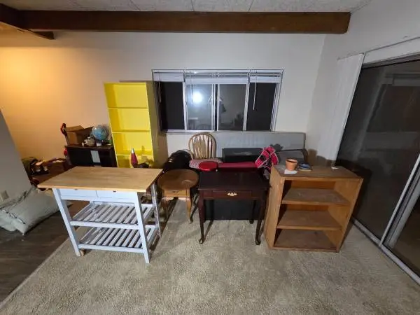 Moving sale