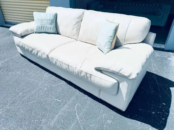 Luxurious Upscale Natuzzi Italian Leather Coastal Sofa