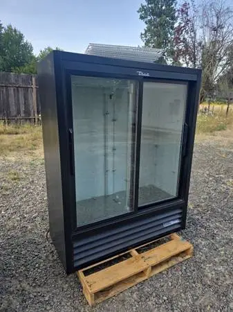 True Commercial Glass Door Refrigerator – Make Offer