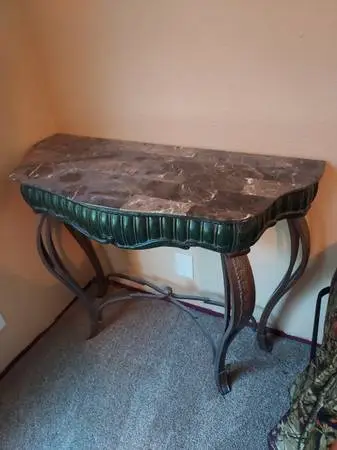 Beautiful End Table/Marble Top
