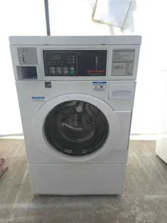 Speed Queen Coin Drop Coin Operated Front Load Washer !