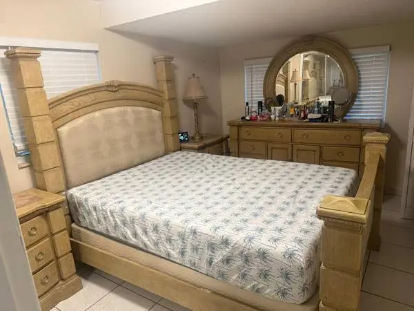 JUEGO DE DORMITORIO A LA VENTA
