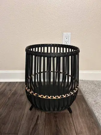 BAMBOO TRI-FOOTED PLANTER