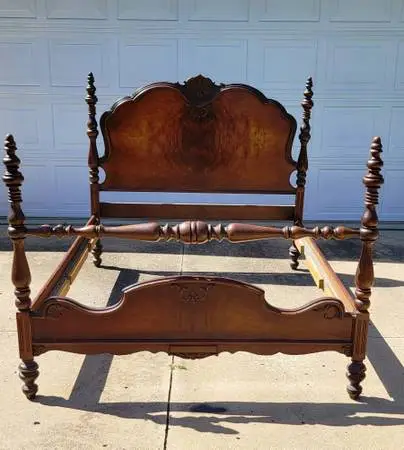 Vintage Full Size Four Poster Bed Frame.