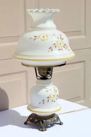 Vintage “Gone With the Wind” Milk Glass Dresser Lamp – Hand Painted Floral