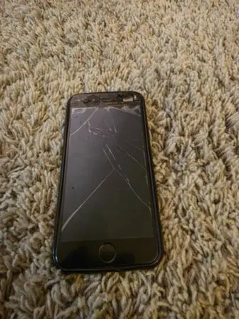 Iphone 6 cracked screen does not respond, needs new screen