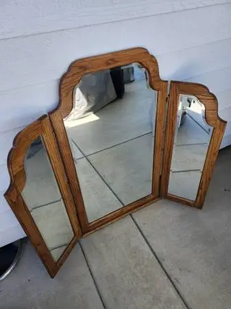 Medium Oak Beveled Tri-Fold Mirror
