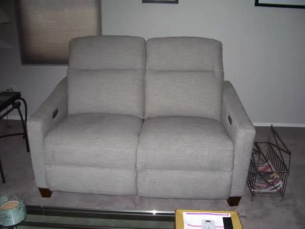 LA- Z - BOY Power Reclining Loveseat