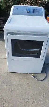 LIKE NEW GE 7.4 cu. ft. Electric Dryer with Sensor Dry gtd65