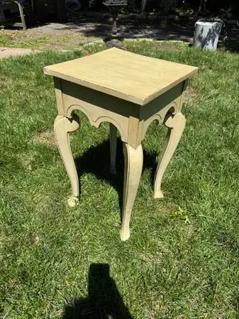 Vintage shabby chic French provincial end table