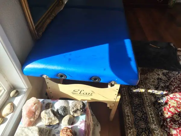Elan Massage Table - like new!