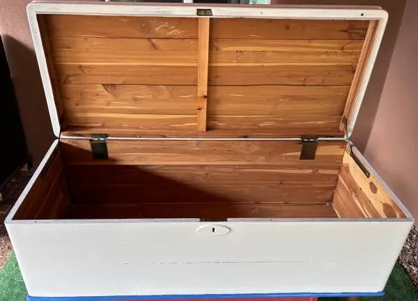 Cedar Chest / Hope Chest