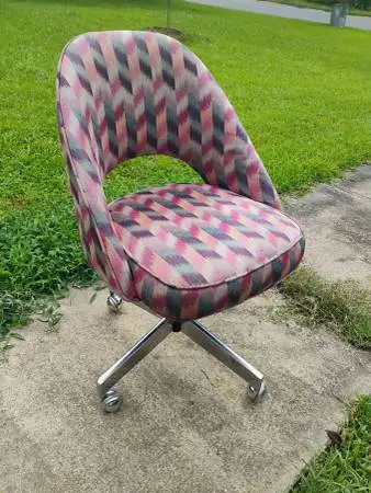 Eero Saarinen No. 72 US-BC Swivel Chair by Knoll International