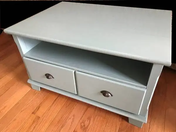 Entertainment Center or Large Coffee Table with drawers and shelves
