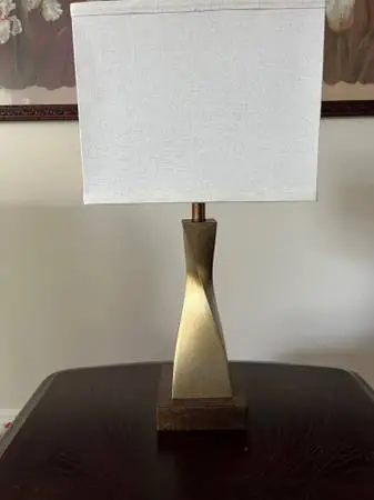 Gold Twist Table Lamp