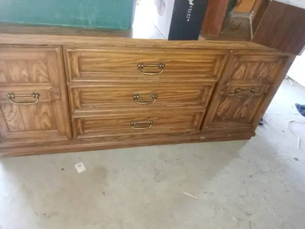 Chest of drawers