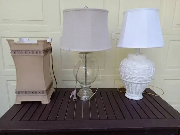 SELECTION OF TABLE, DESK, FLOOR AND NIGHT LIGHTS
