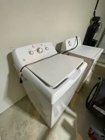 GE washer and Amana dryer