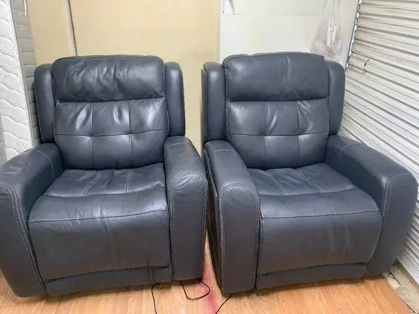 Matching Pair of Electric Leather Big Recliners in Great Condition