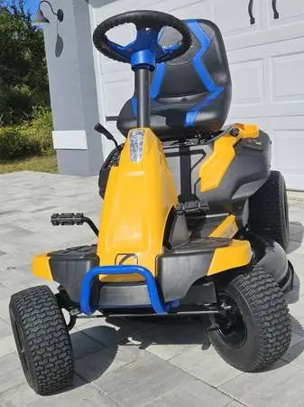 Cub Cadet CC-30E RIDING MOWER