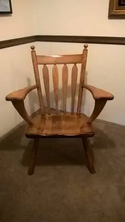 Cushman Colonial Creations large heavy 36 armchair solid maple wood