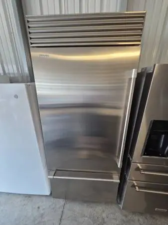 Fhiaba built in refrigerator.