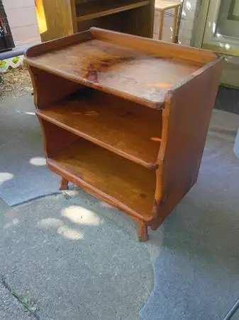 Knotty pine 2-shelf end table/bookcase