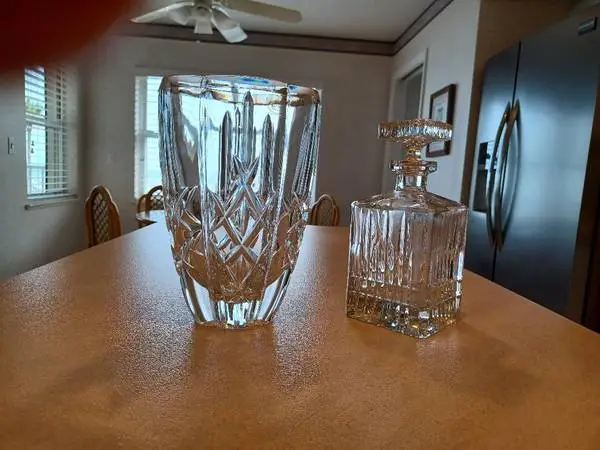Decanter / Vase