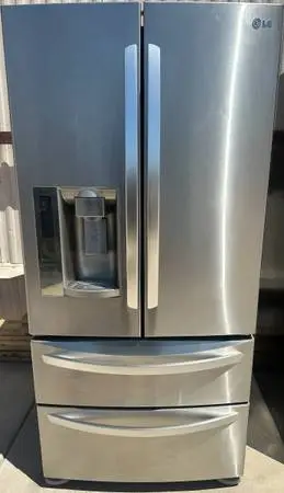 LG 33 Inch, 24.7 cu.ft. 4-door French Door Refrigerator