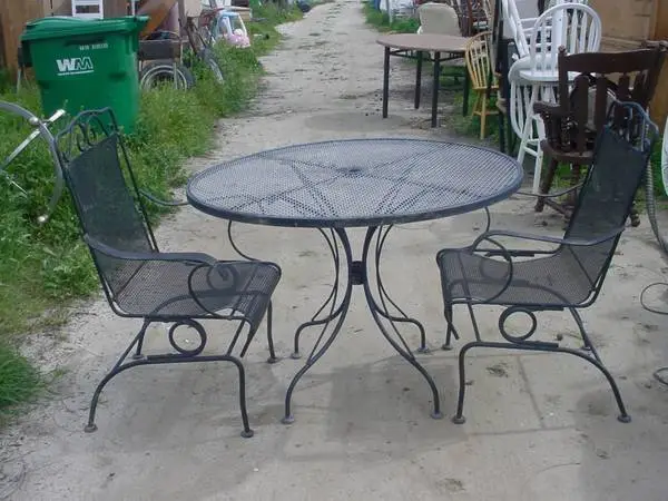 3 pc patio set 2 spring rockers round table wire mesh