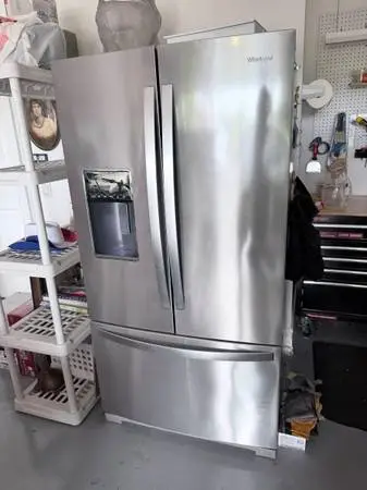Whirlpool Refridgerator 27 Cubic Foot