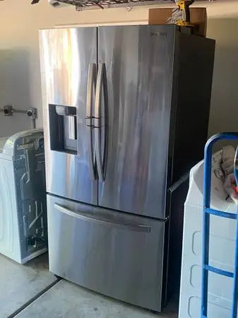 SAMSUNG STAINLESS STEEL FRENCH DOOR REFRIGERATOR