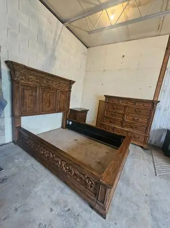 Queen size bedroom set