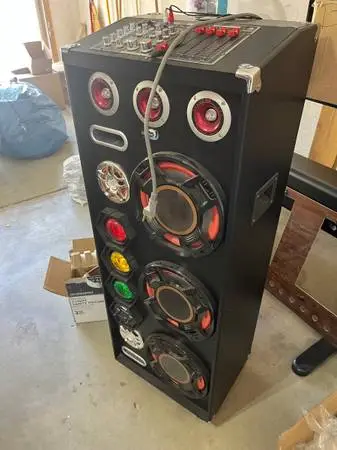 Mobile DJ speaker system