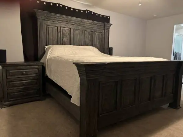 Beautiful 6-Piece Solid Wood King Bedroom Set 3500 OBO