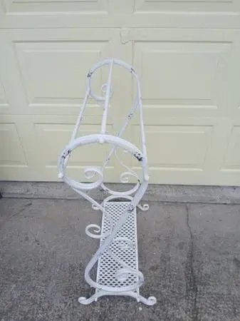 METAL TOWEL RAIL OR BLANKET HOLDER