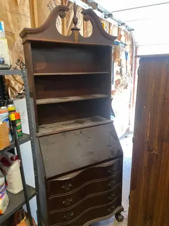 Armoire/Secretary