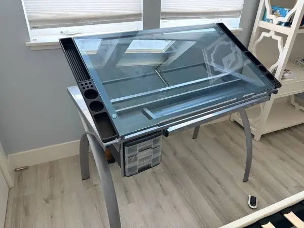 ARTISTS DRAFTING TABLE