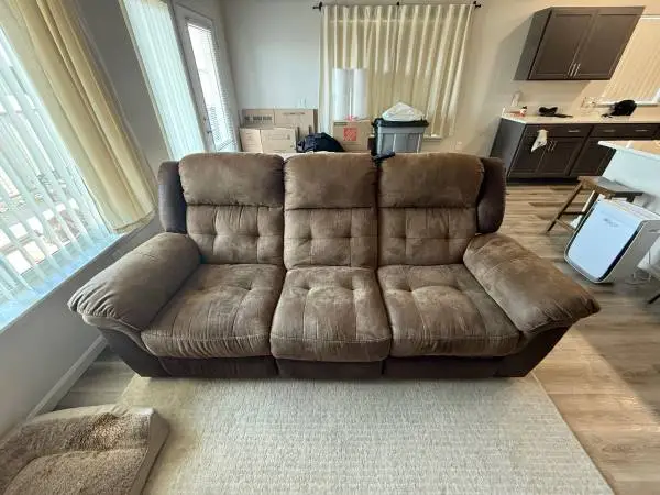 3 Seat Recliner Couch