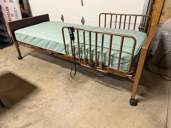 Fully adjustable, electric bed with mattress - like new