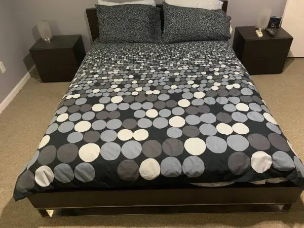 Complete Queen Bedroom Set w/Mattress Nightstands Dresser and Mirror