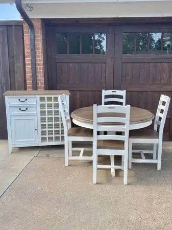 Dining table set
