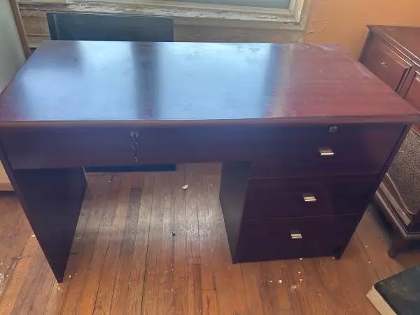 Computer/office desk with drawers and filing cabinet and key