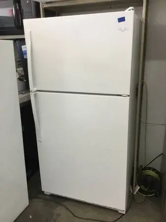 White whirlpool top freezer frige