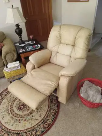 LA Z BOY RECLINER
