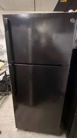 GE Top Freezer Refrigerator 17 Cu Ft Black