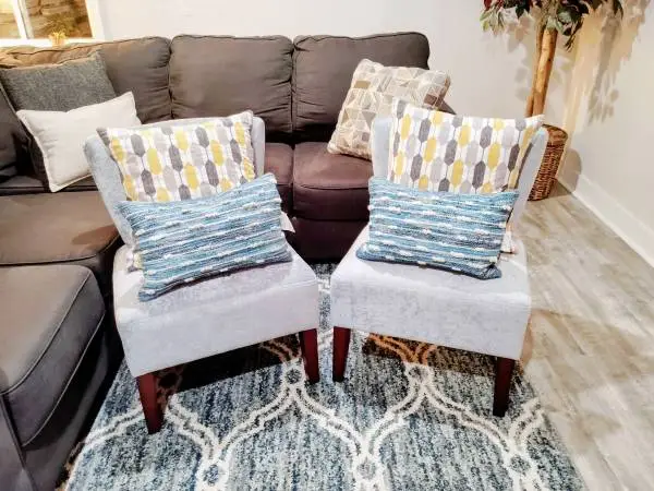 Two Premium Office Chair Cushions + 4 High-End Throw Pillows – Excelle
