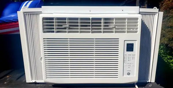 GE Air Conditioner 6000 btu A/C Plus Remote Stll New