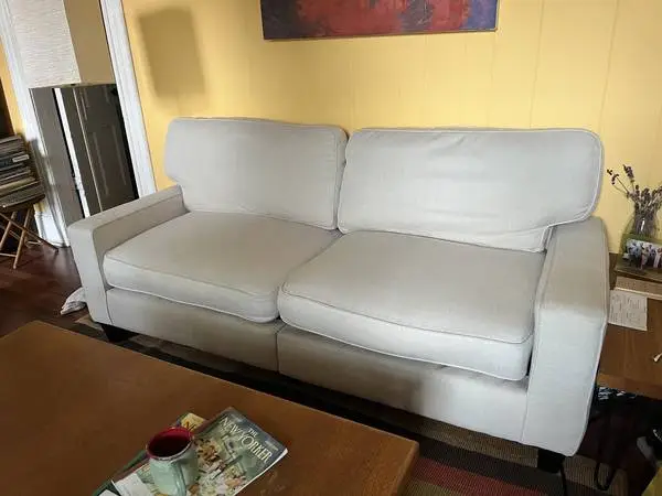Cute couch in NE Portland