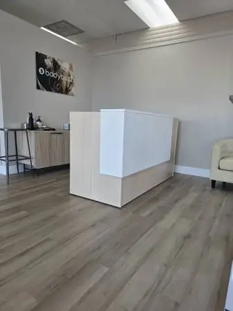 RECEPTION DESK SHELL MAPLE/WHITE 30X72